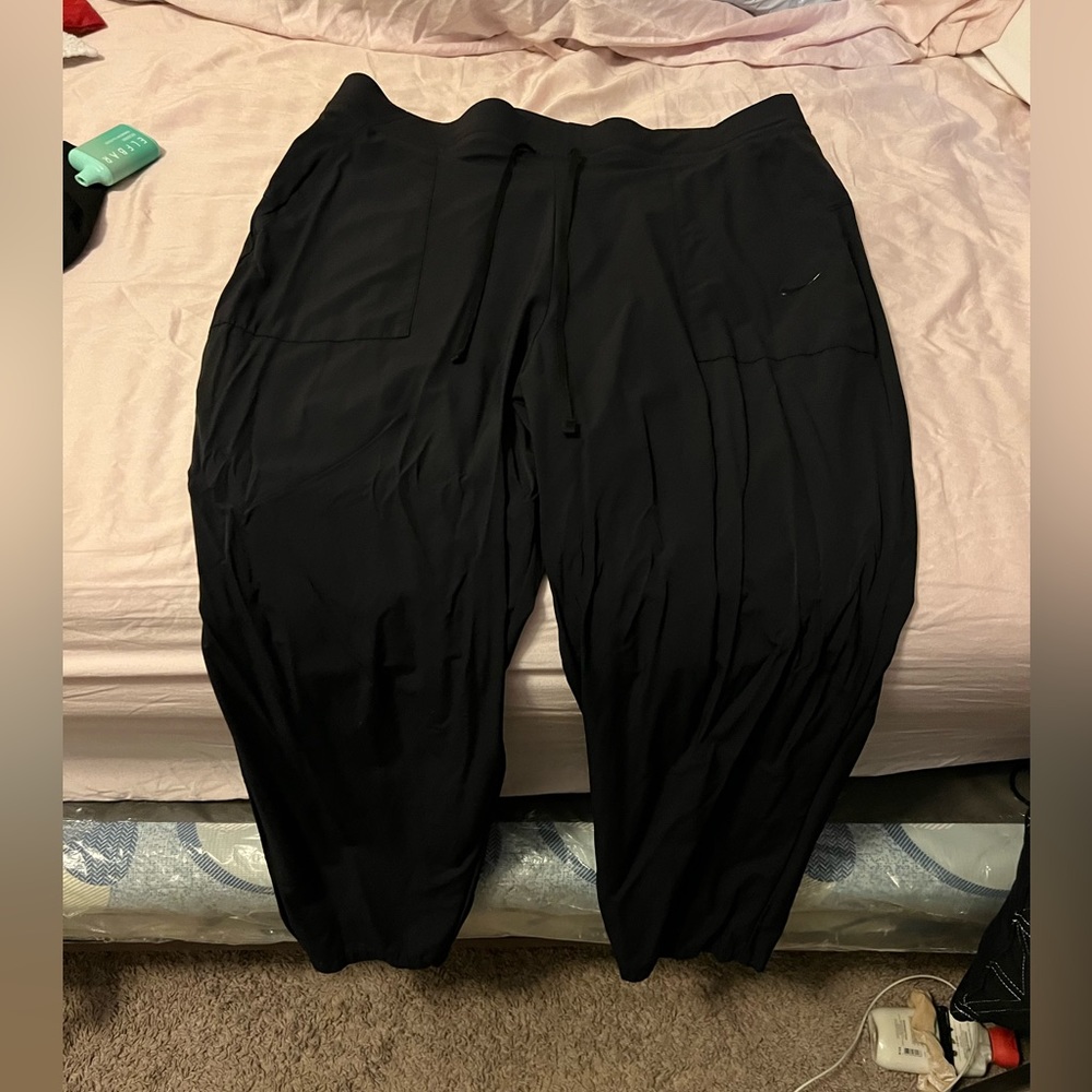Nike DriFit Ankle Pants Tie Waist